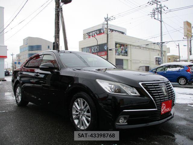 Toyota CROWN SEDAN 2013-05 4391964-5