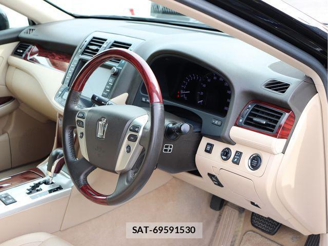 Toyota CROWN SEDAN 2011-03 4589546-17