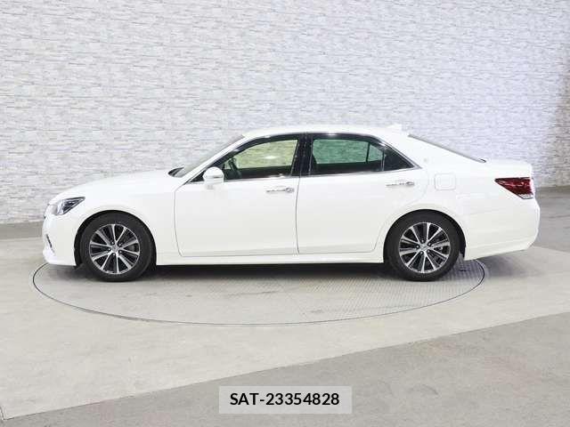 Toyota CROWN SEDAN 2016-04 4638454-11