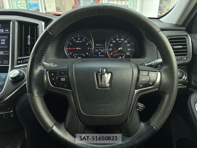 Toyota CROWN SEDAN 2014-12 4638456-1