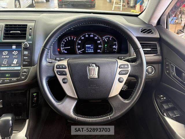 Toyota CROWN SEDAN 2010-05 4935807-9