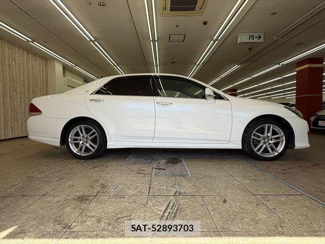 Toyota CROWN SEDAN 2010-05 4935807-15