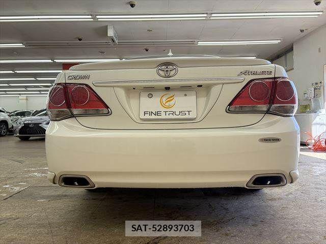 Toyota CROWN SEDAN 2010-05 4935807-16