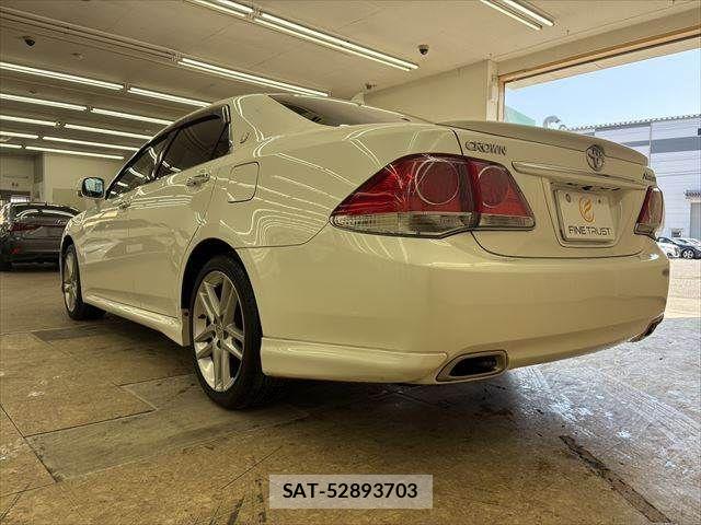 Toyota CROWN SEDAN 2010-05 4935807-18