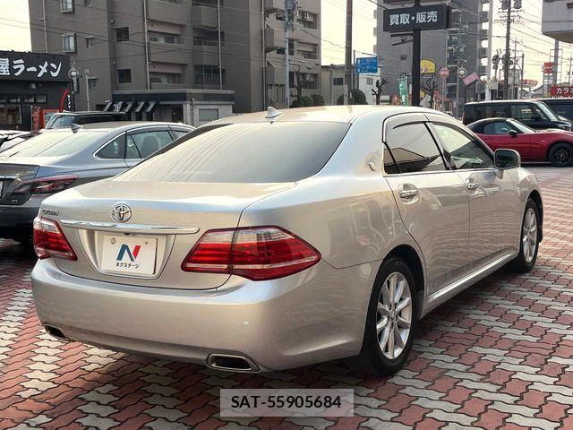 Toyota CROWN SEDAN 2010-07 6010687-16