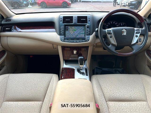 Toyota CROWN SEDAN 2010-07 6010687-1
