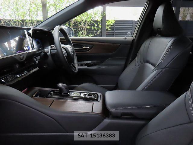 Toyota CROWN SEDAN 2024-02 6010661-17