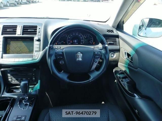 Toyota CROWN SEDAN 2009-11 6243012-19