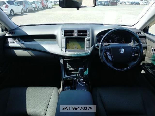 Toyota CROWN SEDAN 2009-11 6243012-8