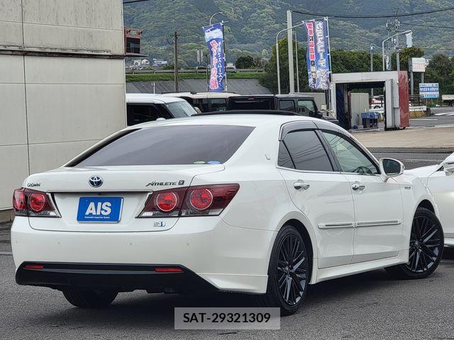 Toyota CROWN SEDAN 2017-12 6496233-11