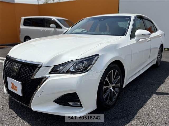 Toyota CROWN SEDAN 2017-04 6611198-9