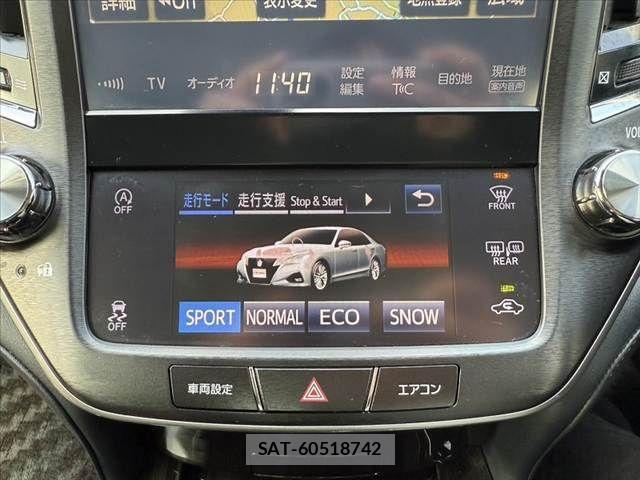 Toyota CROWN SEDAN 2017-04 6611198-28