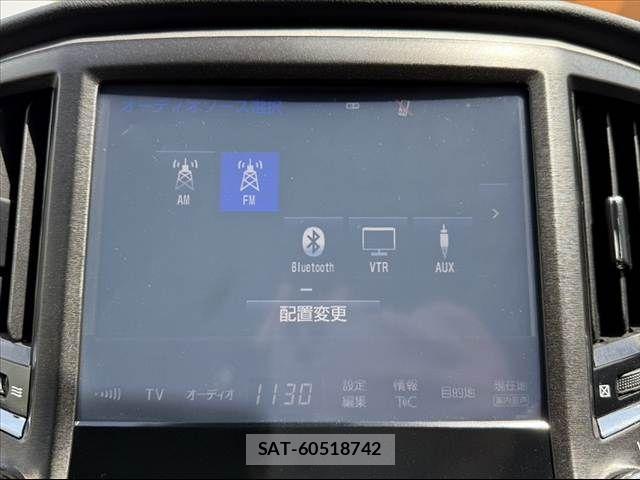 Toyota CROWN SEDAN 2017-04 6611198-6