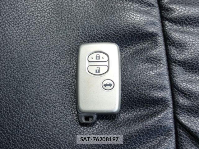 Toyota CROWN SEDAN 2008-10 6611211-29