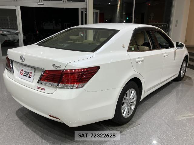 Toyota CROWN SEDAN 2014-06 6611199-12