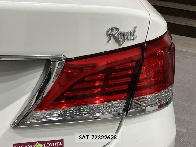 Toyota CROWN SEDAN 2014-06 6611199-15