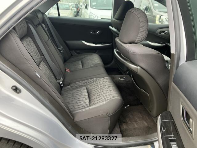 Toyota CROWN SEDAN 2010-03 6611210-11