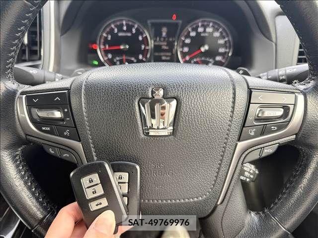 Toyota CROWN SEDAN 2015-11 6611201-17