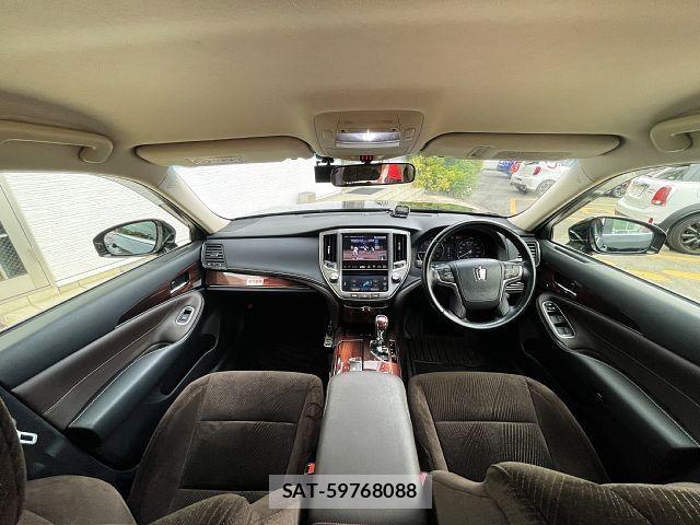 Toyota CROWN SEDAN 2015-02 6670961-1