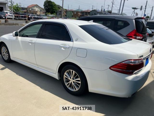Toyota CROWN SEDAN 2011-10 6670966-4