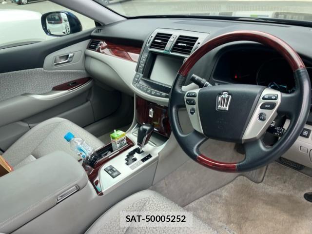 Toyota CROWN SEDAN 2011-04 6675475-12