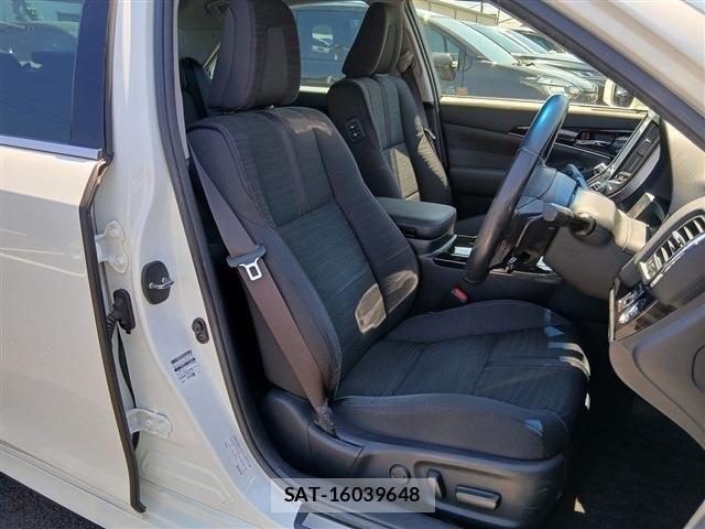 Toyota CROWN SEDAN 2016-04 6683727-14