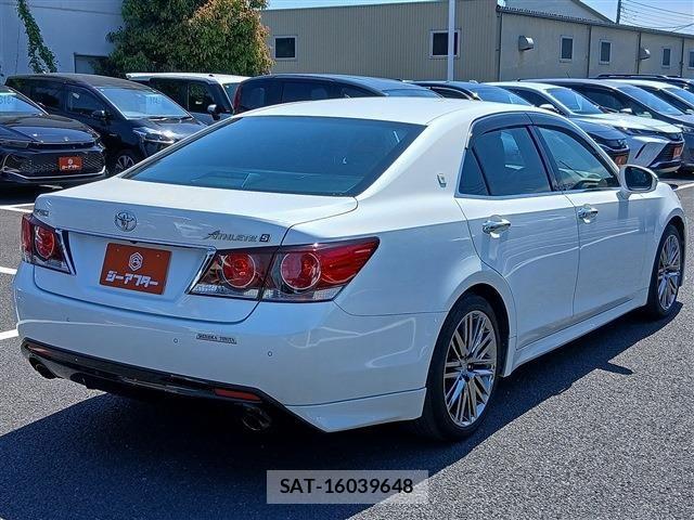 Toyota CROWN SEDAN 2016-04 6683727-21