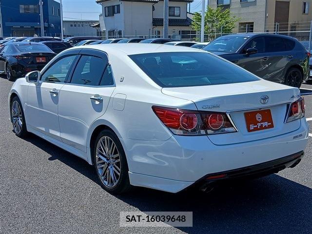 Toyota CROWN SEDAN 2016-04 6683727-22