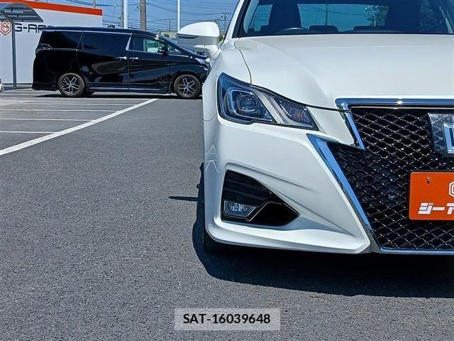 Toyota CROWN SEDAN 2016-04 6683727-24