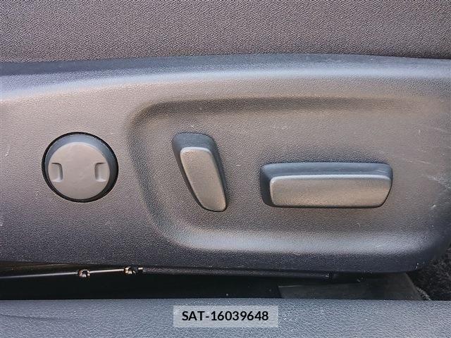 Toyota CROWN SEDAN 2016-04 6683727-5