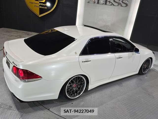 Toyota CROWN SEDAN 2010-07 6690961-1