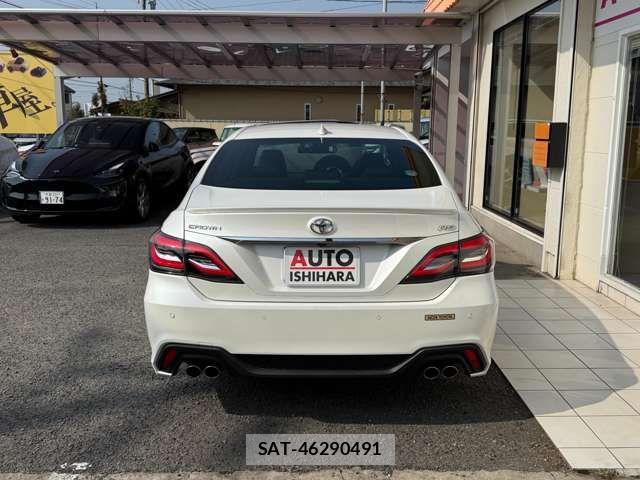 Toyota CROWN SEDAN 2018-11 6715914-3