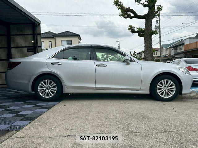 Toyota CROWN SEDAN 2015-03 6751124-11