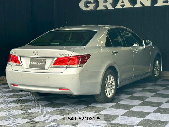 Toyota CROWN SEDAN 2015-03 6751124-13