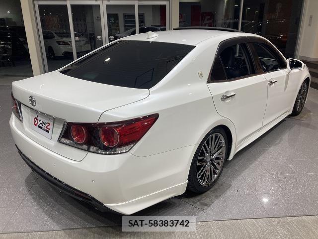 Toyota CROWN SEDAN 2016-03 6790811-13
