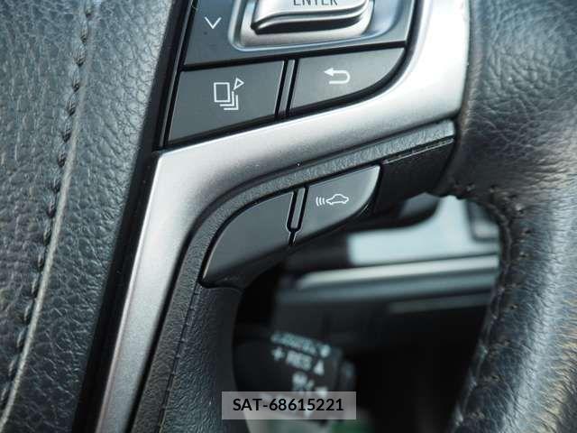 Toyota CROWN SEDAN 2015-11 6790814-14