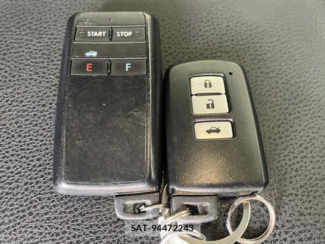 Toyota CROWN SEDAN 2016-12 6790826-14