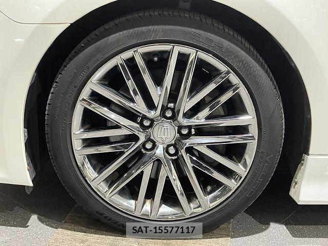 Toyota CROWN SEDAN 2017-04 6790807-9