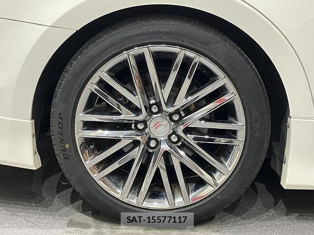 Toyota CROWN SEDAN 2017-04 6790807-12