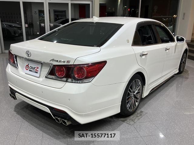 Toyota CROWN SEDAN 2017-04 6790807-14