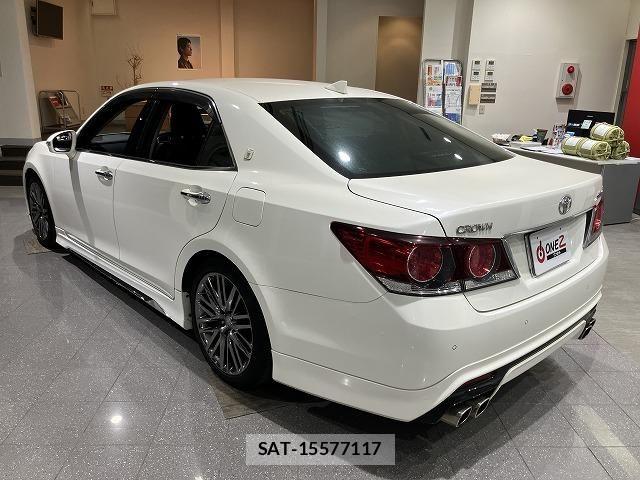 Toyota CROWN SEDAN 2017-04 6790807-15