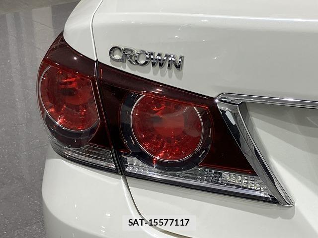 Toyota CROWN SEDAN 2017-04 6790807-16