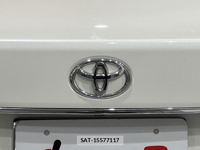 Toyota CROWN SEDAN 2017-04 6790807-18