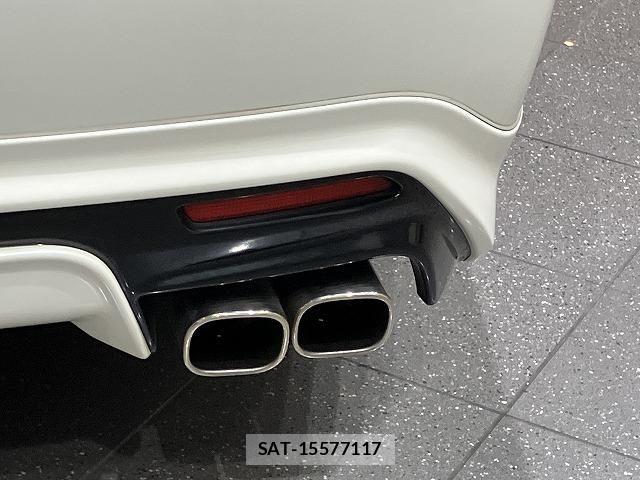 Toyota CROWN SEDAN 2017-04 6790807-20