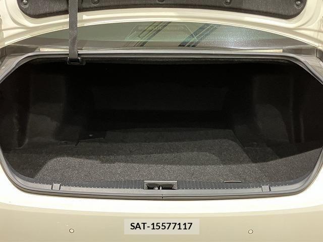 Toyota CROWN SEDAN 2017-04 6790807-21