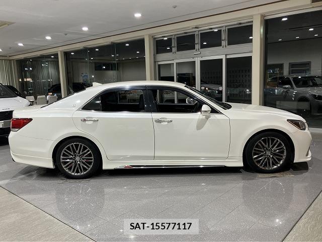 Toyota CROWN SEDAN 2017-04 6790807-7