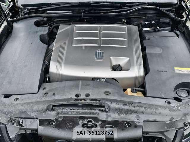 Toyota CROWN SEDAN 2011-03 6814376-16
