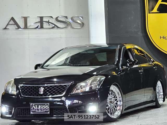 Toyota CROWN SEDAN 2011-03 6814376-1