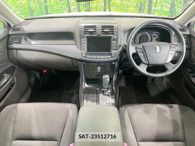 Toyota CROWN SEDAN 2009-09 6814379-1