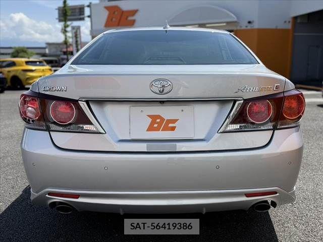 Toyota CROWN SEDAN 2017-01 6814372-13